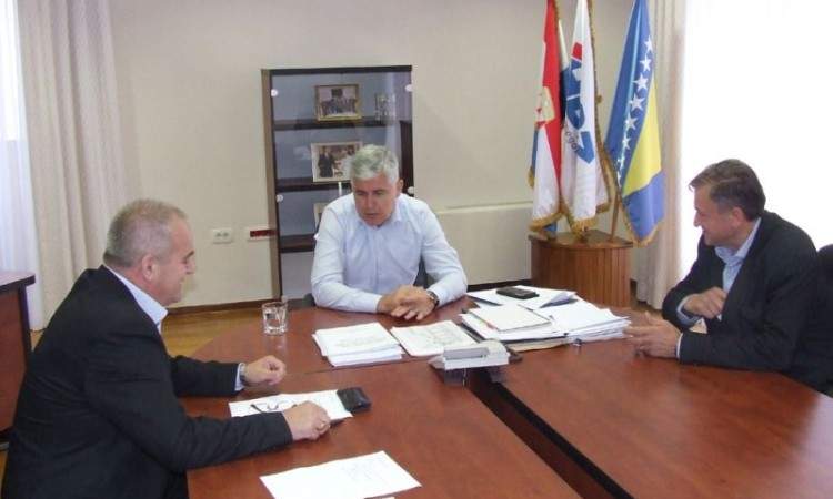 Zašto Čović "oprema" lovce Herceg-Bosne!?