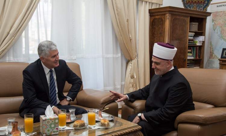 Čović i reis Kavazović: Bajramske vrijednosti mogu ojačati povjerenje i suživot u BiH