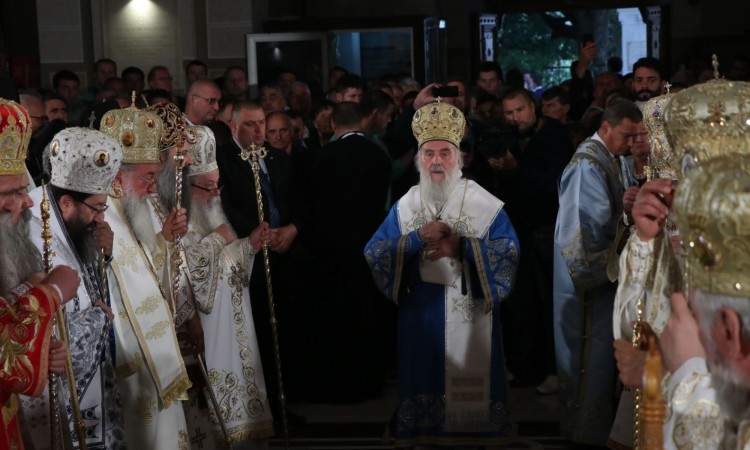 Počela svečanost ustoličenja novoizabranog mitropolita Hrizostoma