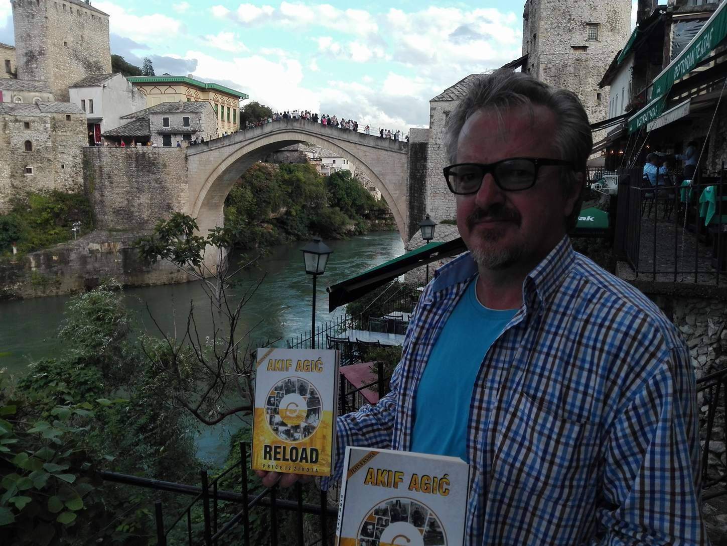 Večeras u Mostaru promocija knjige legendarnog ratnog reportera Akifa Agića
