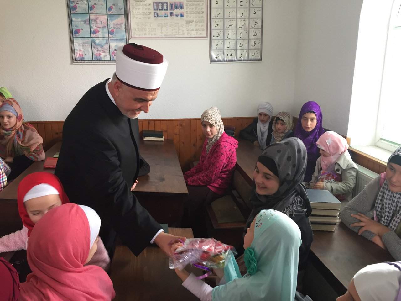 Reisu-l-ulema posjetio mekteb u bugojanskom džematu Poriče