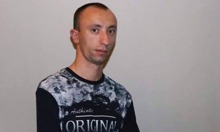 Najmlađi logoraš Maid Ahmetović podrška kolegama na izricanju presude u Haagu