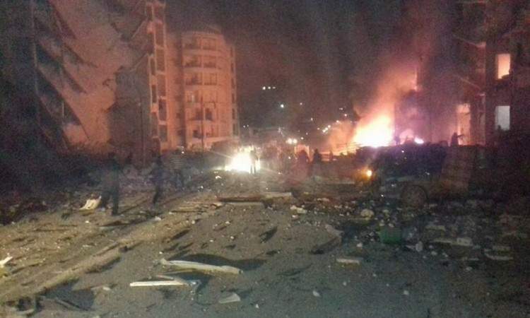 Sirija: U eksploziji i zračnim napadima u Idlibu ubijeno 40 osoba