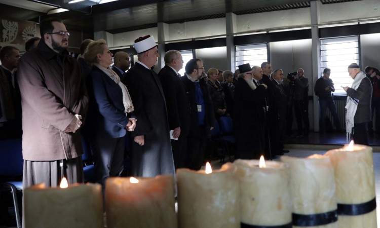 Molitvom za mrtve obilježene 73 godine od zatvaranja Auschwitza