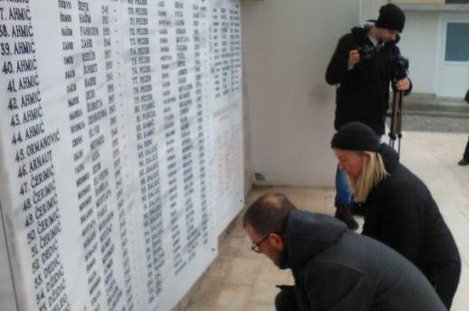 Hrvatski aktivisti za ljudska prava poklonili se žrtvama Ahmića