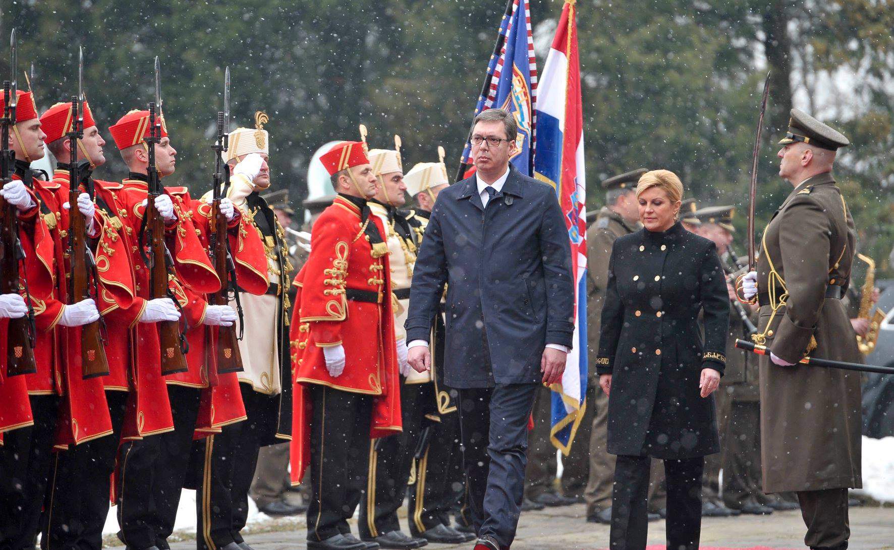 Vučić dočekan uz najviše počasti