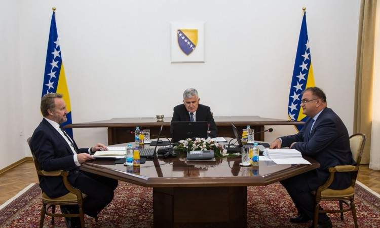 Članovi Predsjedništva BiH u subotu u audijenciji kod pape Franje