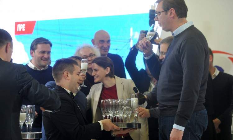 Srbija se potpuno predala Vučiću:  Osvojili Beograd i još tri grada