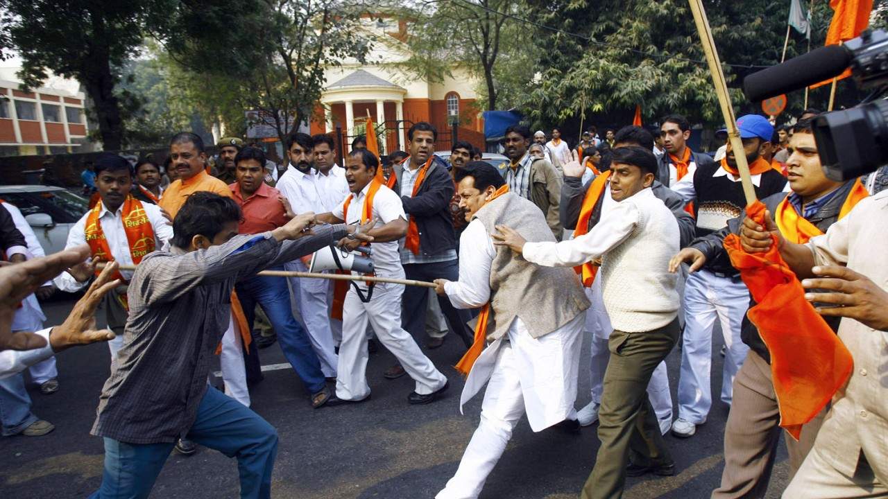 Sukobi hindusa i muslimana u Indiji, troje mrtvih