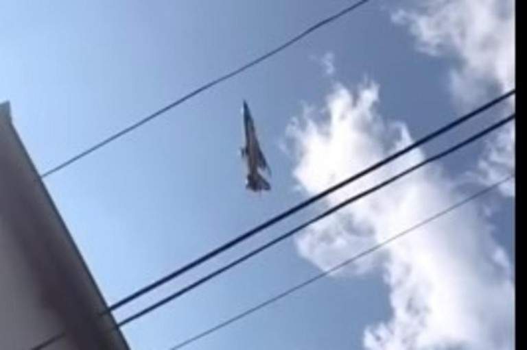Četiri borbena aviona Vojske Srbije u brišućem letu nadlijetali Preševo