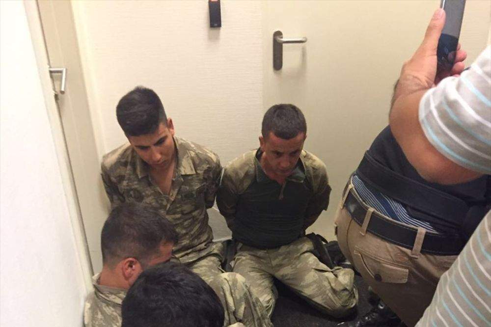 Turska - Iz vojske će biti otpušeno 3.000 ljudi zbog veza s Gulenom