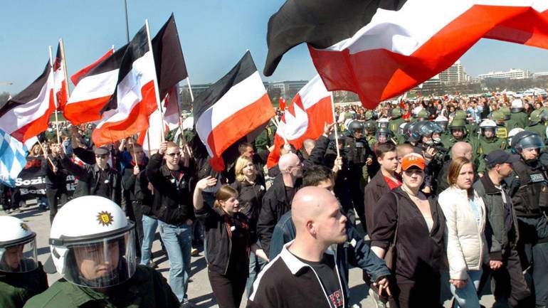 Merkel: Napadi neonacista na strance sramota su za Njemačku