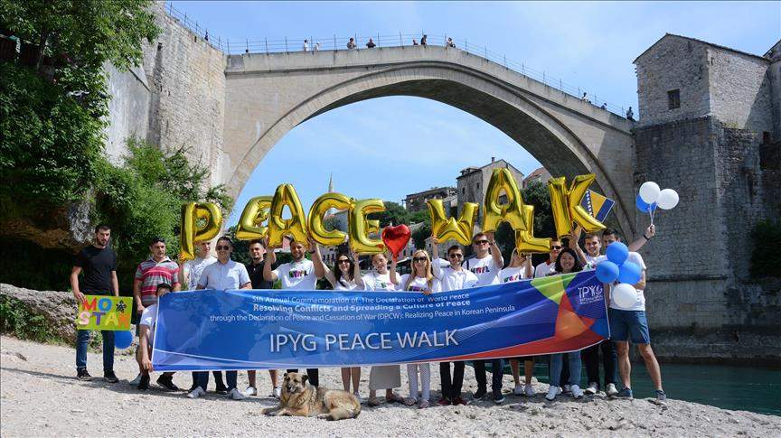 Šetnjom za mir mostarski studenti poručili da žele suživot i zajedničku BiH 