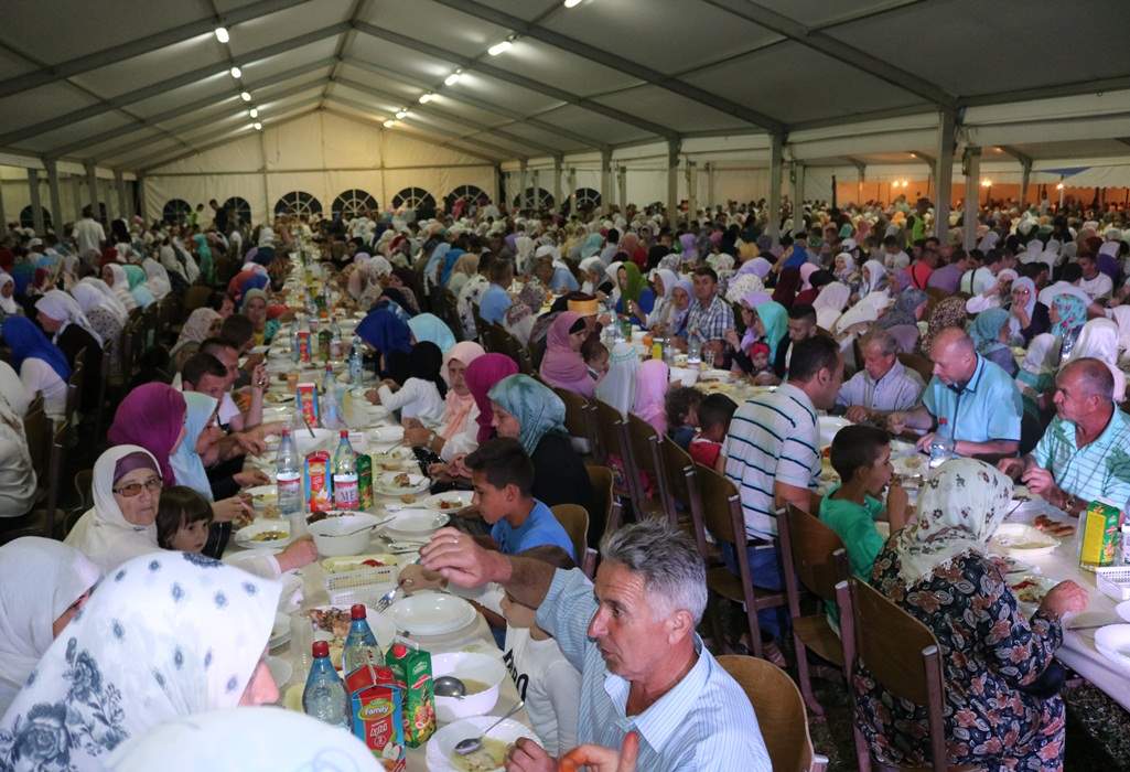 „Bošnjaci na Drini“ |Večeras najveći iftar na Balkanu!