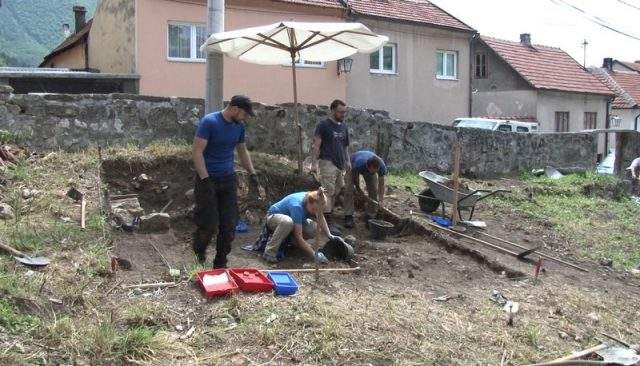 Provedena arheološka istraživanja u dvorištu Varoške džamije u Travniku 