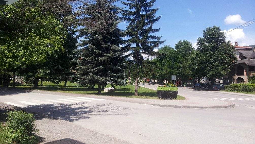 1005x635-1005x570.jpg - Radončić donirao 20.000 maraka za izgradnju dječijeg parka u Brezi