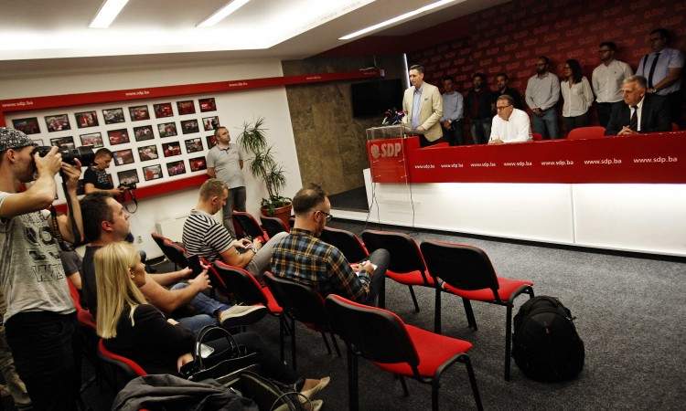 LDS podržao kandidaturu Denisa Bećirovića