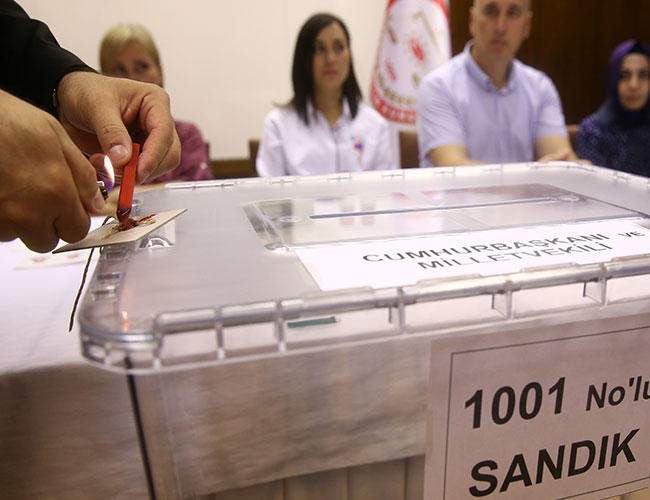 Zatvorena birališta u Turskoj, rezultati izbora do ponoći