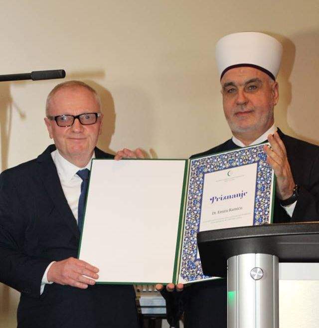 Reisu-l-ulema Kavazović uručio priznanje akademiku Emiru Ramiću