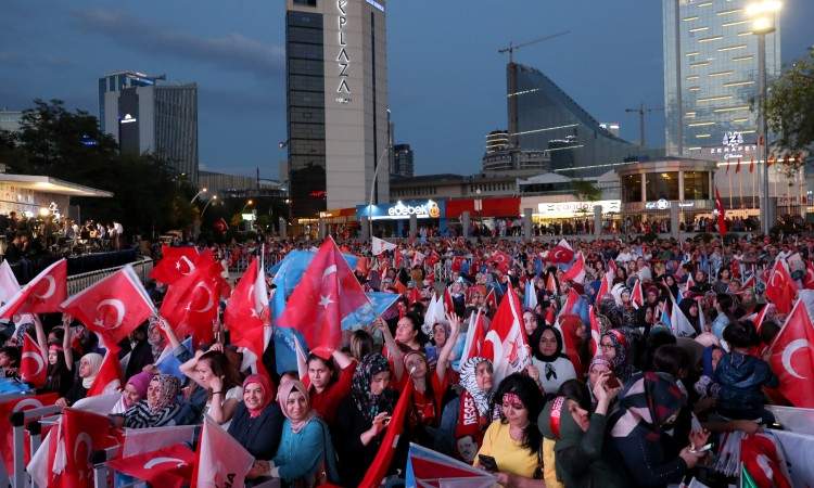 Turska ukida vanredno stanje