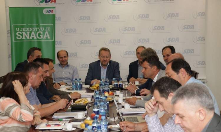 SDA - RS uzurpirala ingerencije državnih institucija