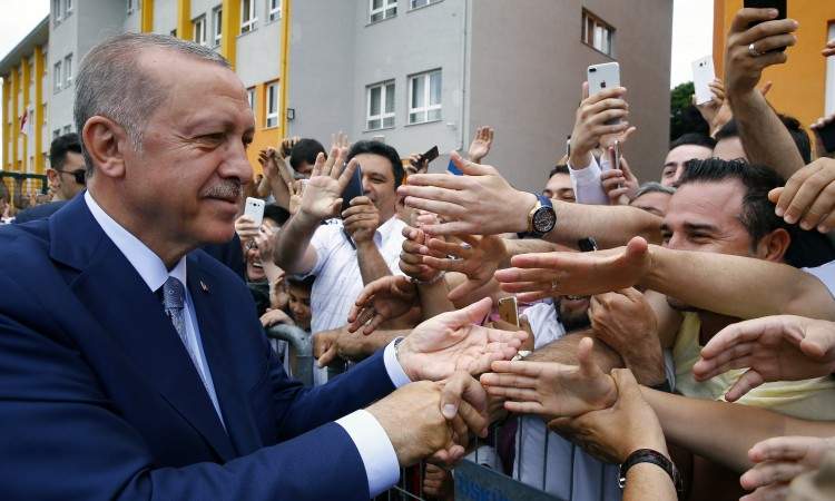 Politico: Erdogan ima razloga da bude zabrinut